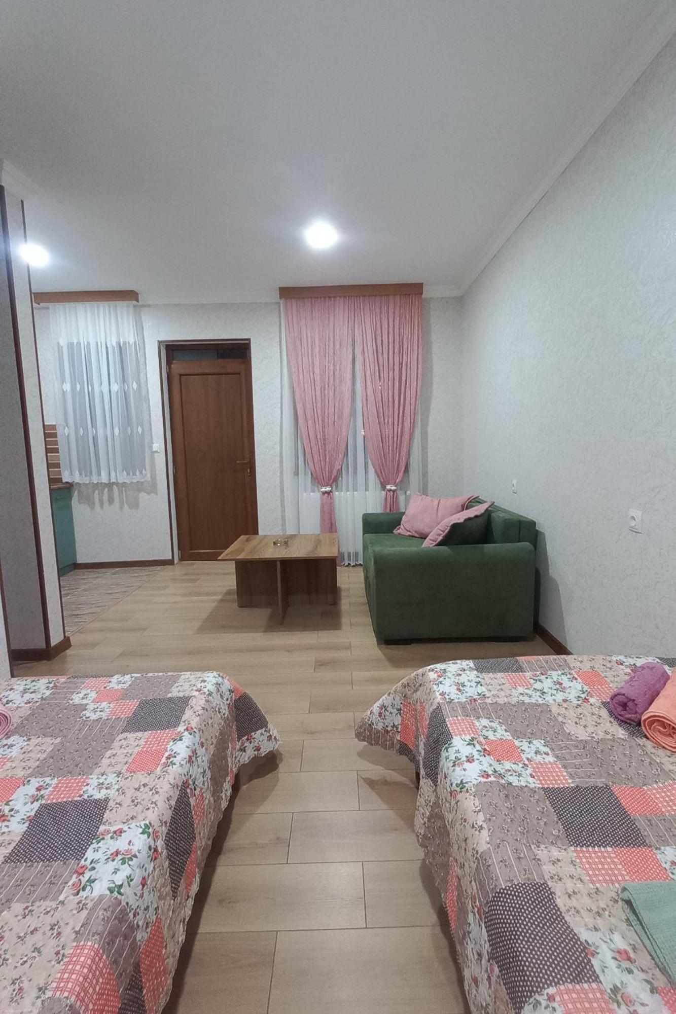 Guest House Borjomula بورجومي الغرفة الصورة