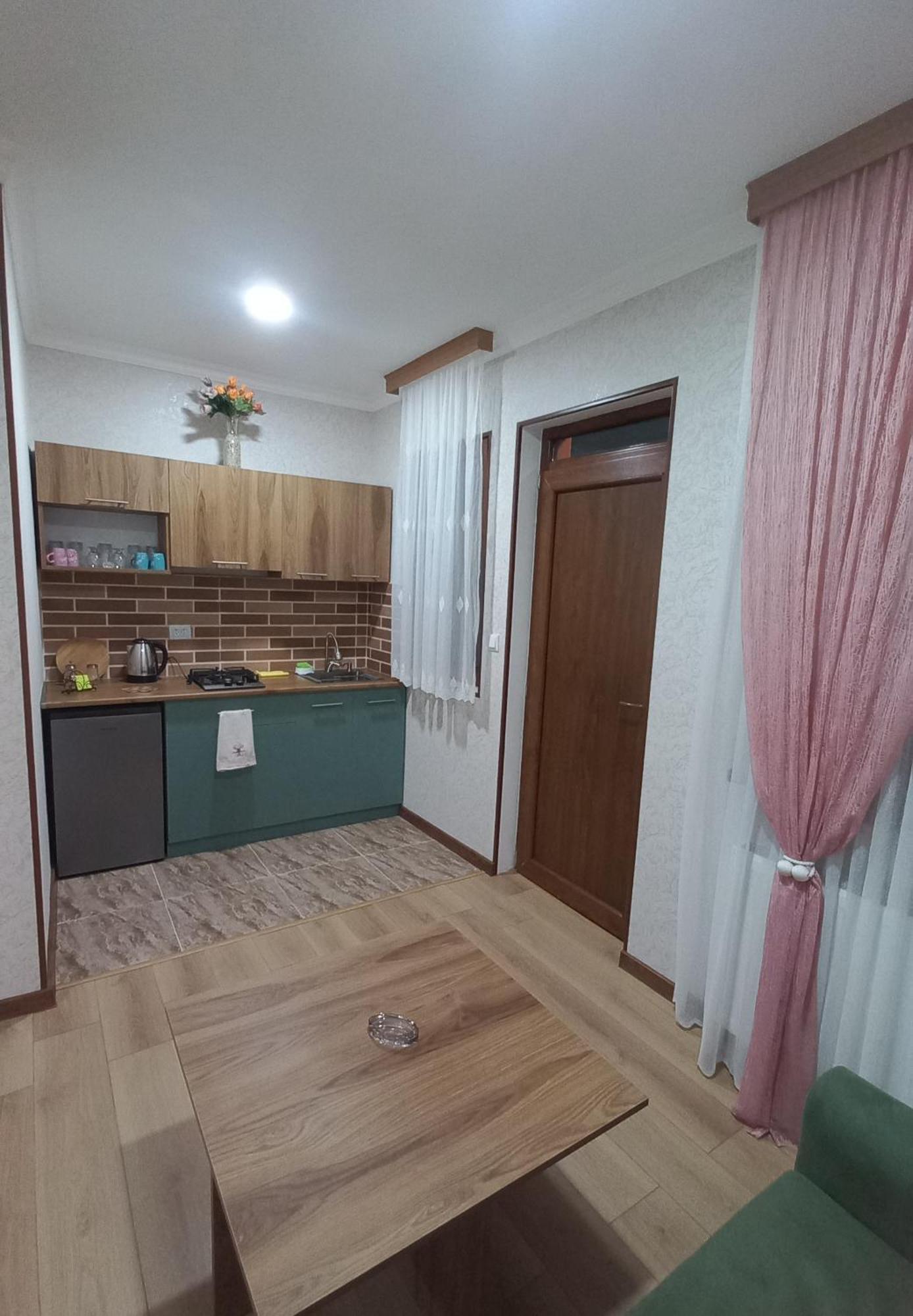 Guest House Borjomula بورجومي الغرفة الصورة